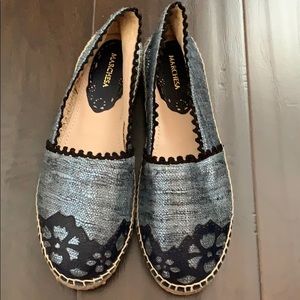 Marchesa brand new  silver shoes size 8